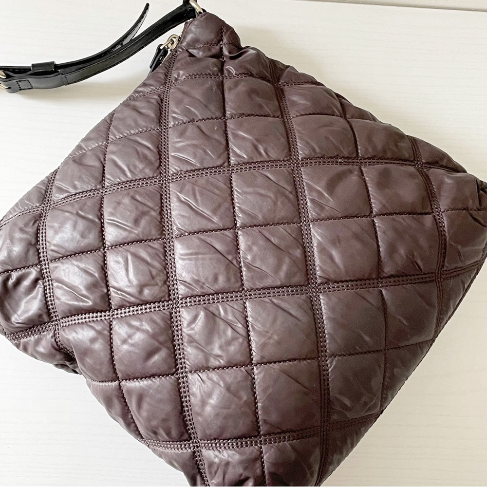Kate Spade brown quilted nylon black patent leather crossbody bag - Picture 4 of 10